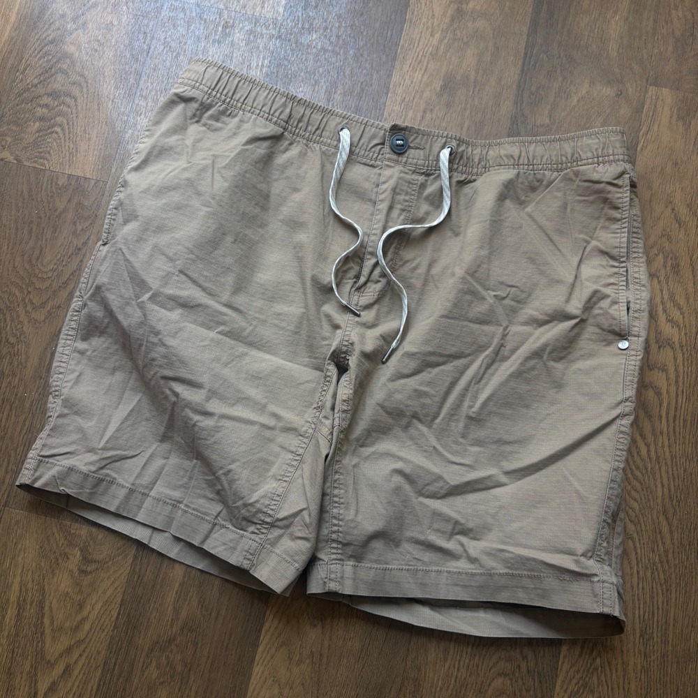 Vuori Mens Gorp Ripstop Beige Climbing Hiking Outdoor Active Drawstring Shorts
